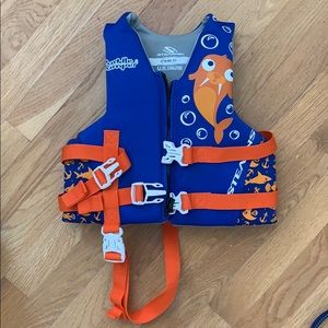 Stearns child life vest Type III